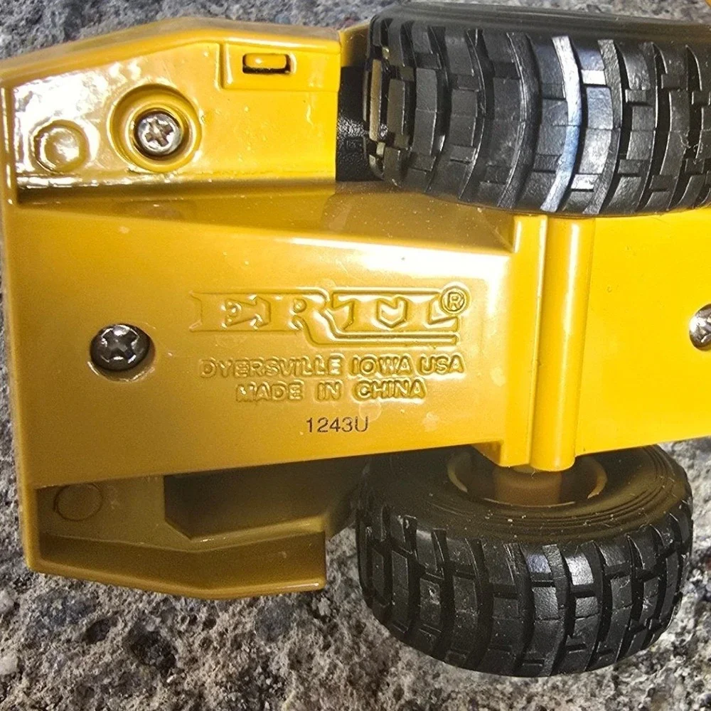 VTG Caterpillar D350D Articulated Dump Truck Diecast Metal Construction Toy CAT